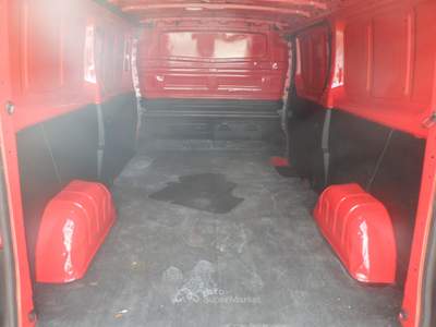 Opel Vivaro furgone maxi Rosso usata San Michele Salentino