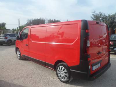 Opel Vivaro furgone maxi Rosso usata San Michele Salentino