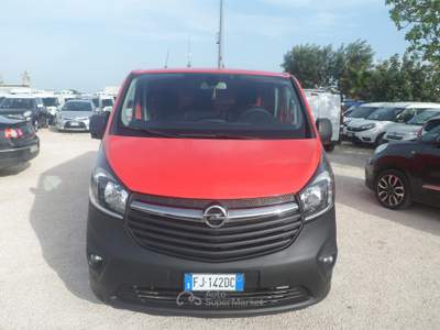 Opel Vivaro furgone maxi Rosso usata San Michele Salentino