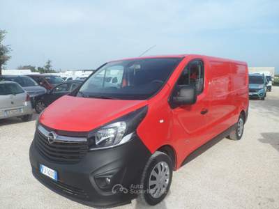 Opel Vivaro furgone maxi Rosso usata San Michele Salentino