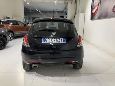 Lancia Ypsilon Ypsilon 1.0 FireFly 5 porte S&S Hybrid Platino Nero usata Fornovo di Taro