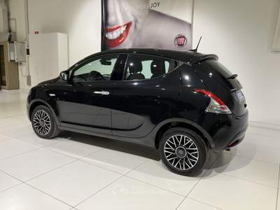 Lancia Ypsilon Ypsilon 1.0 FireFly 5 porte S&S Hybrid Platino Nero usata Fornovo di Taro