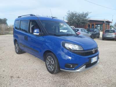 Fiat Doblò Doblo trekking 7 posti autovettura Blu/Azzurro usata San Michele Salentino