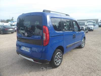 Fiat Doblò Doblo trekking 7 posti autovettura Blu/Azzurro usata San Michele Salentino