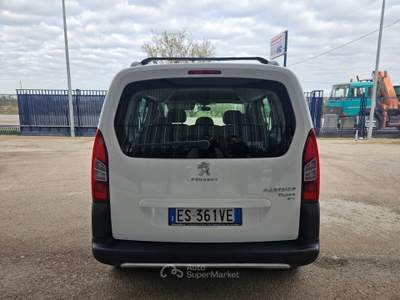 Peugeot Partner Tepee 1.6 HDi 92CV Active - 7POSTI Bianco usata CERIGNOLA