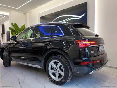 Audi Q5 Q5 40 TDI 204CV QUATTRO S TRONIC SPORT Nero usata Cerignola