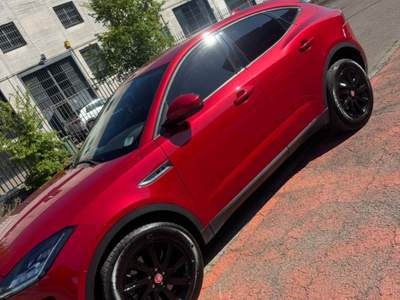 Jaguar E-Pace Bellissima jaguar con allestimento full optional e 200 cv Rosso usata Mediglia