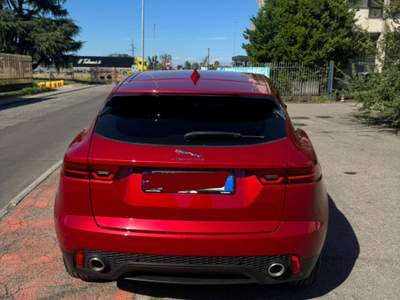 Jaguar E-Pace Bellissima jaguar con allestimento full optional e 200 cv Rosso usata Mediglia