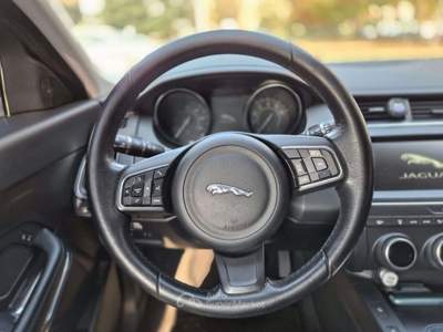 Jaguar E-Pace Bellissima jaguar con allestimento full optional e 200 cv Rosso usata Mediglia