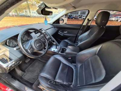 Jaguar E-Pace Bellissima jaguar con allestimento full optional e 200 cv Rosso usata Mediglia