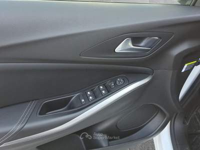 Opel Grandland  gs hybrid 136 hp Bianco usata Firenze