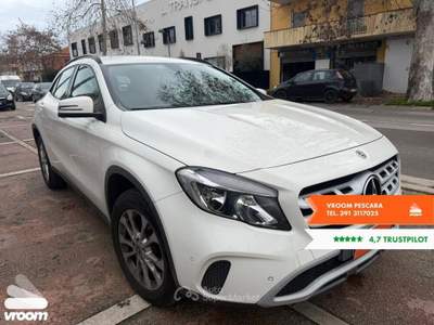 Mercedes-Benz GLA GLA 180 d Automatic Business Bianco usata Pescara