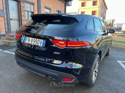 Jaguar F-Pace 2.0 D 240 CV AWD aut. R-Sport Nero usata Casalgrande