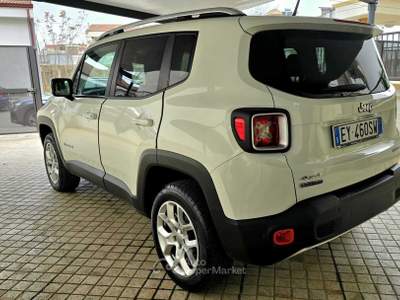 Jeep Renegade 2.0 mjt 140cv LIMITED 4x4 Bianco usata Altamura