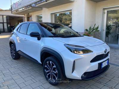 Toyota Yaris Cross 1.5 Hybrid 5p. E-CVT AWD-i Trend Bianco usata Cortona