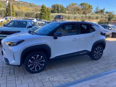 Toyota Yaris Cross 1.5 Hybrid 5p. E-CVT AWD-i Trend Bianco usata Cortona