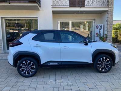 Toyota Yaris Cross 1.5 Hybrid 5p. E-CVT AWD-i Trend Bianco usata Cortona