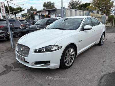 Jaguar XF XF SB 2.2d 200cv auto Bianco usata Ercolano