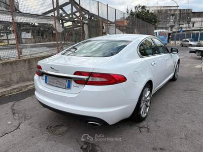 Jaguar XF XF SB 2.2d 200cv auto Bianco usata Ercolano