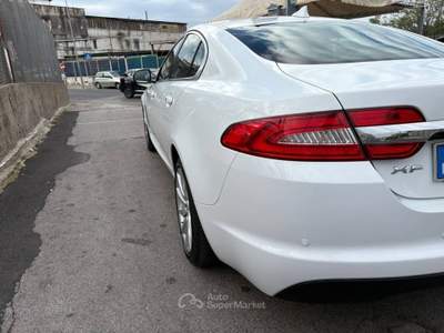 Jaguar XF XF SB 2.2d 200cv auto Bianco usata Ercolano