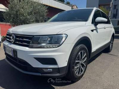 Volkswagen Tiguan Allspace 2.0 TDI SCR DSG Business Bianco usata Milano