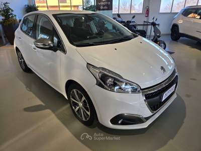 Peugeot 208 1° serie PureTech 82 5 porte Allure Bianco usata Riva presso Chieri