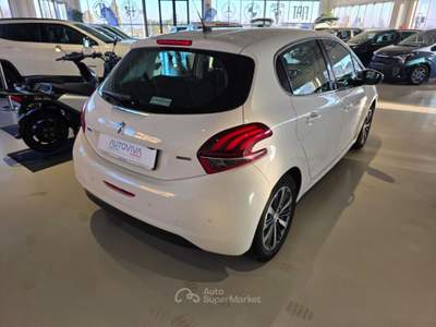 Peugeot 208 1° serie PureTech 82 5 porte Allure Bianco usata Riva presso Chieri