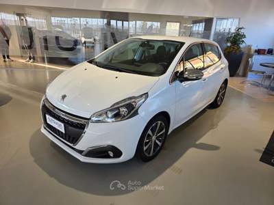 Peugeot 208 1° serie PureTech 82 5 porte Allure Bianco usata Riva presso Chieri