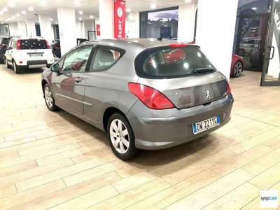 Peugeot 308 HDi 110CV FAP 3p. Tecno Grigio usata Isola del Liri