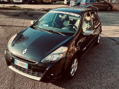 Renault Clio auto tenuta benissimo consuma poco ,ci sono un po’ di modifiche Nero usata Milano
