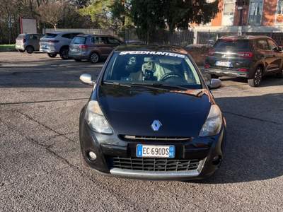 Renault Clio auto tenuta benissimo consuma poco ,ci sono un po’ di modifiche Nero usata Milano