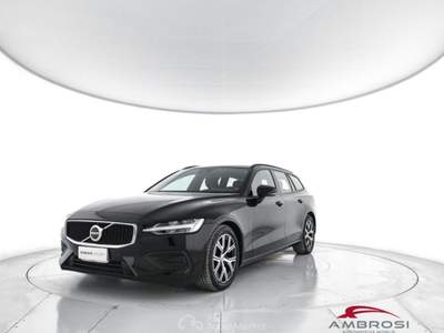 Volvo V60 B4 (d) automatico Essential Nero usata Corciano