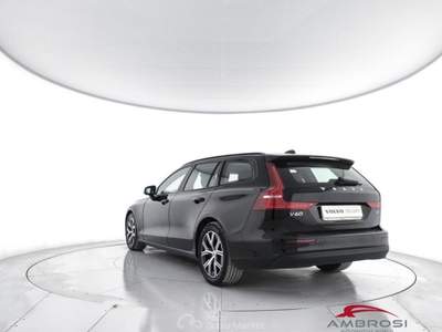 Volvo V60 B4 (d) automatico Essential Nero usata Corciano