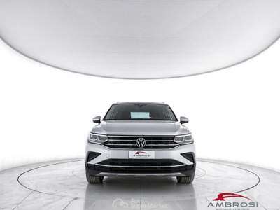 Volkswagen Tiguan 2.0 tdi Elegance 150cv dsg Argento usata Corciano