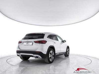 Mercedes-Benz GLA CDI 4MATIC 200 d Automatic 4Matic Progressive Adv Bianco usata Corciano