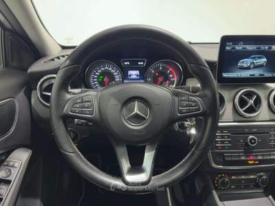 Mercedes-Benz GLA d Automatic Premium Argento usata Mazzano