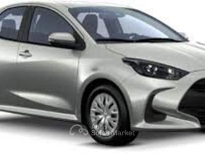 Toyota Yaris IV 2020 1.5h 130 Lounge Argento usata Torino