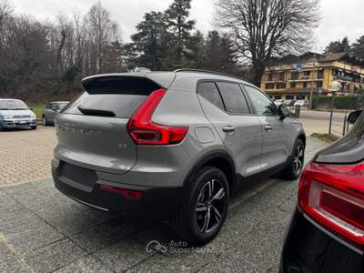Volvo XC40 B3 automatico Plus Dark KM0 PREZZO REALE Grigio usata Arsago Seprio