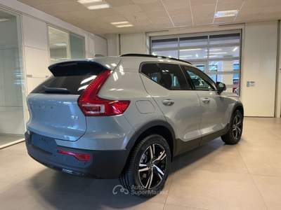 Volvo XC40 B3 automatico Plus Dark KM0 PREZZO REALE Grigio usata Arsago Seprio
