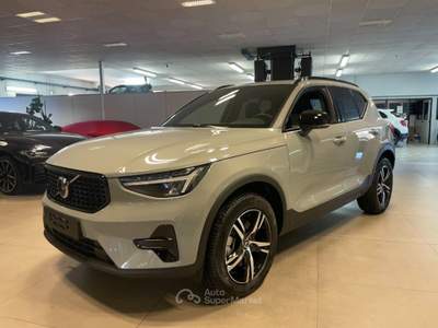 Volvo XC40 B3 automatico Plus Dark KM0 PREZZO REALE Grigio usata Arsago Seprio
