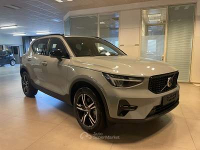 Volvo XC40 B3 automatico Plus Dark KM0 PREZZO REALE Grigio usata Arsago Seprio