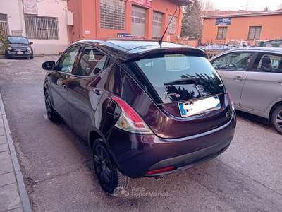 Lancia Ypsilon 1.3 mjt 95 CV *OK NEOPATENTATI* Lilla usata Canelli