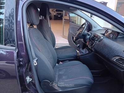 Lancia Ypsilon 1.3 mjt 95 CV *OK NEOPATENTATI* Lilla usata Canelli