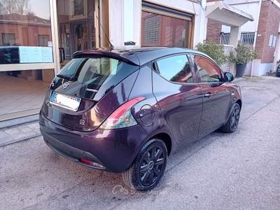 Lancia Ypsilon 1.3 mjt 95 CV *OK NEOPATENTATI* Lilla usata Canelli