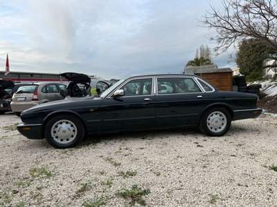 Jaguar XJ Daimler 4.0 cat Super Charged Verde usata Roma