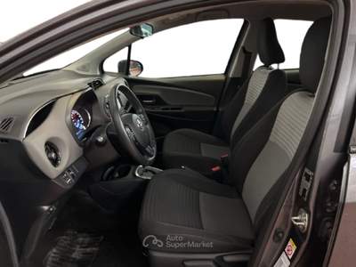 Toyota Yaris III 2017 5p 1.5 hybrid Active my18 Grigio usata Torino