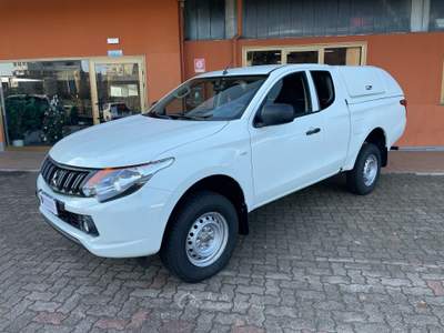 Mitsubishi L200 /154CV Double Cab Invite Bianco usata Gozzano