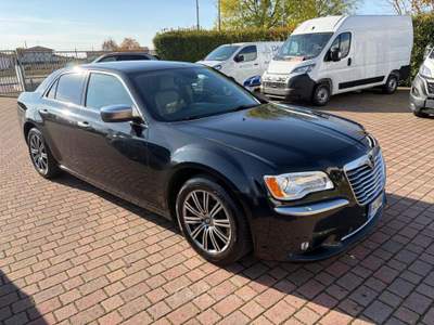 Lancia Thema 3.0 V6 Multijet II 239 CV Executive Nero usata Montagnana