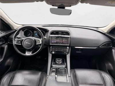 Jaguar F-Pace 2.0 D 180 CV AWD aut. Prestige Bianco usata Monteriggioni