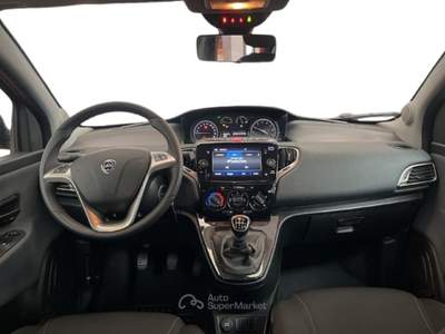 Lancia Ypsilon III 2021 1.0 firefly hybrid Gold s&s 70cv Rosso usata Torino
